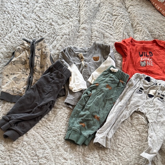 Carter's Other - Carter's Gray and Green Kids Sweatpants 9 months